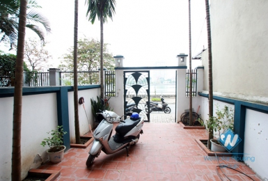 Nice house for rent in Westlake area, facing to the lake